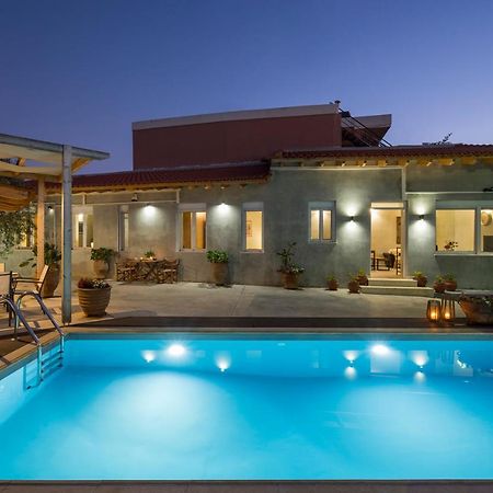 Villa Roxanne Galatás 外观 照片