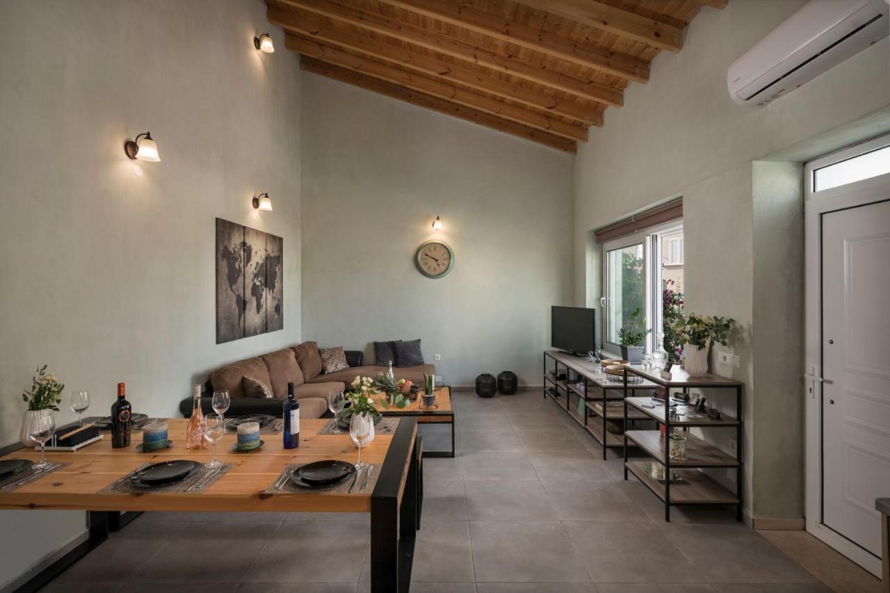 Villa Roxanne Galatás 外观 照片