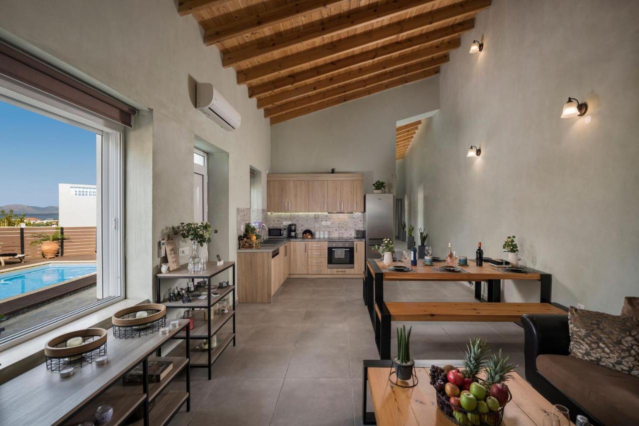 Villa Roxanne Galatás 外观 照片