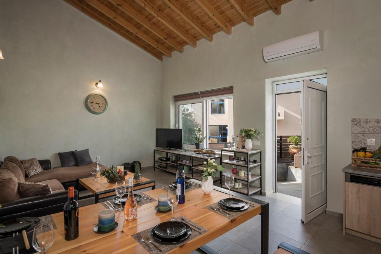Villa Roxanne Galatás 外观 照片