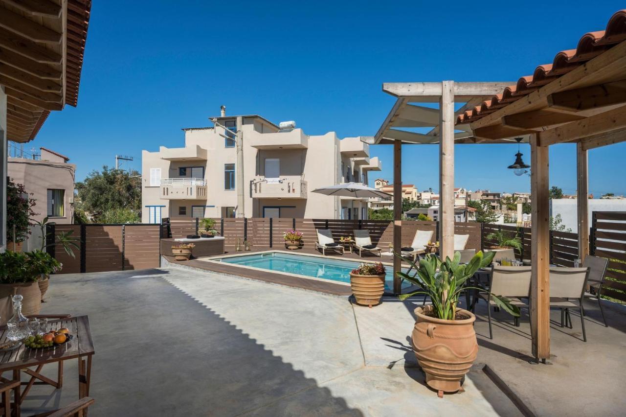 Villa Roxanne Galatás 外观 照片