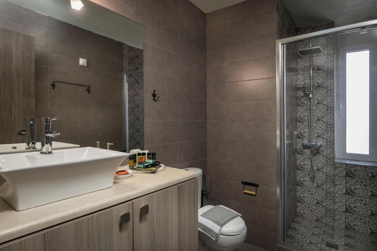 Villa Roxanne Galatás 外观 照片