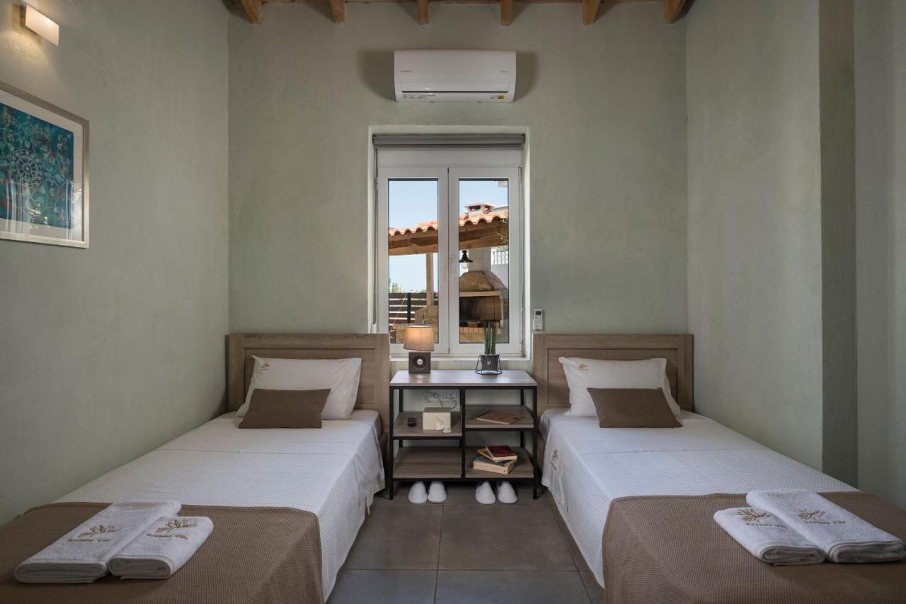 Villa Roxanne Galatás 外观 照片