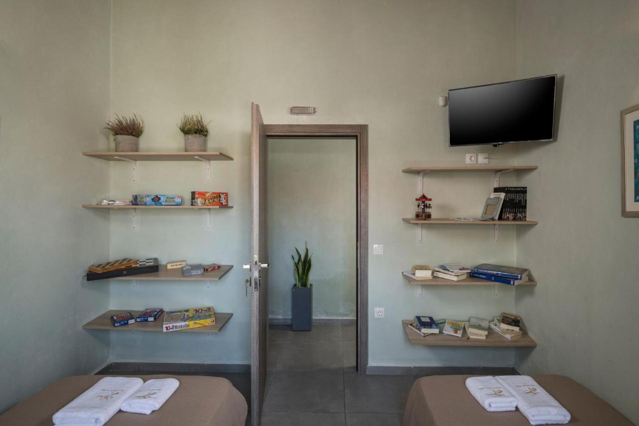Villa Roxanne Galatás 外观 照片